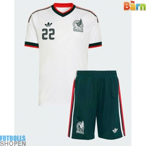 Billiga Mexiko Hirving Lozano #22 Bortatröja Barn VM 2026 Kortärmad (+ Korta byxor)